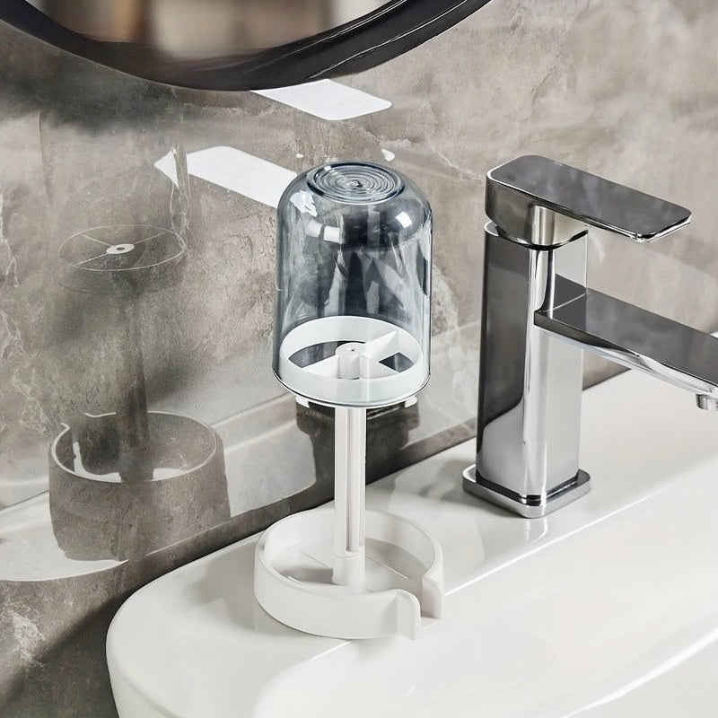Organizador de tocador de baño montado en la pared con portafiltro cilíndrico transparente y grifo de cromo sobre un lavabo b