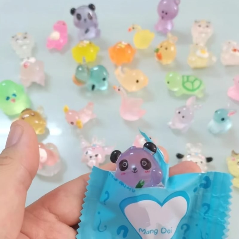 Mini Figurines d'Animaux Lumineuses dans le Noir