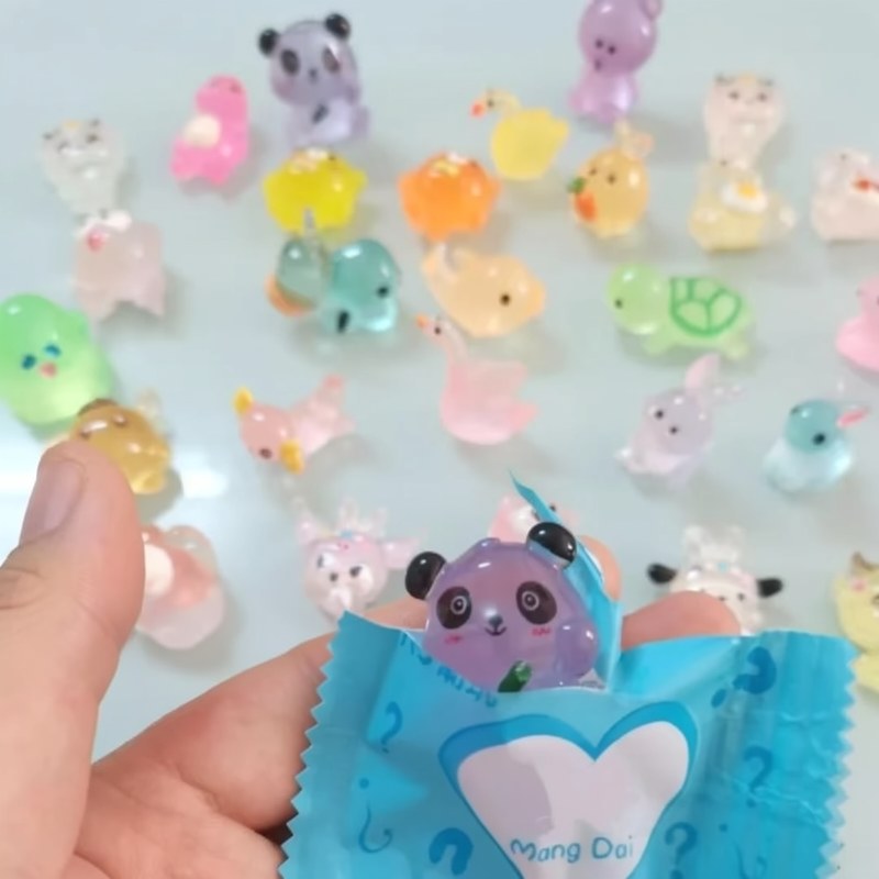 Mini Figurines d'Animaux Lumineuses dans le Noir